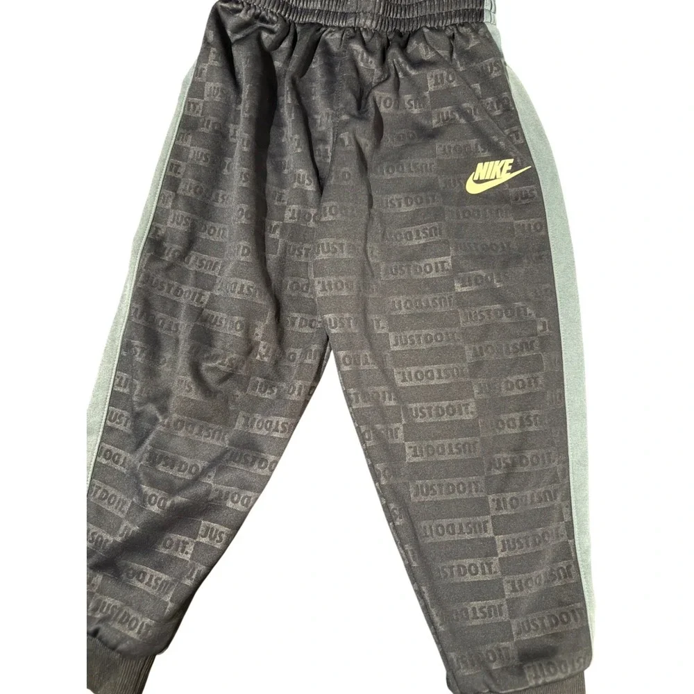 Nike Boys Just Do It Tracksuit Set Jacket and Pants Grey Black Size 5-6 Years - Picture 4 of 4